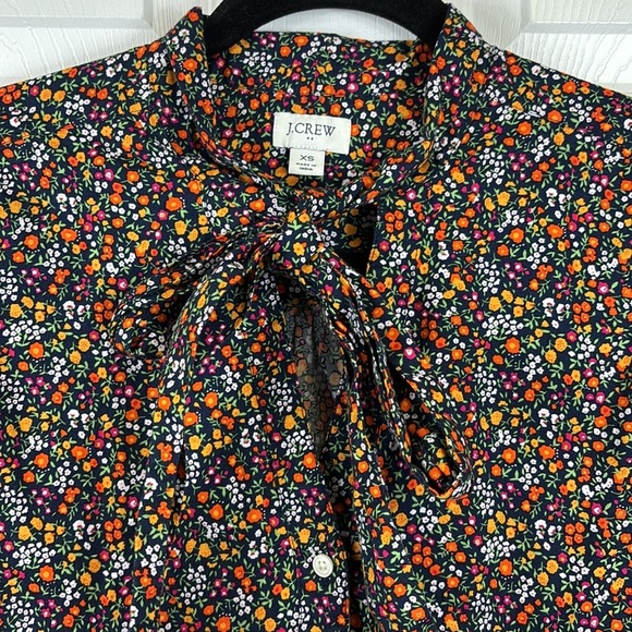 J. Crew navy floral bow tie-neck top sz xs - Picture 5 of 8